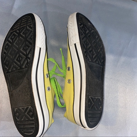 Yellow Converse With Bright Green Laces - Sz 3 Y - Picture 3 of 5